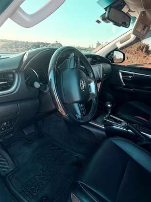 TOYOTA-HILUX SW4-2022