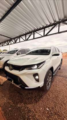 TOYOTA-HILUX SW4-2025