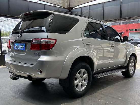TOYOTA-HILUX SW4-3.0 SRV 4X4 7 LUGARES 16V TURBO INTERCOOLER DIESEL 4P AUTOMÁTICO TOYOTA-HILUX SW4-2008