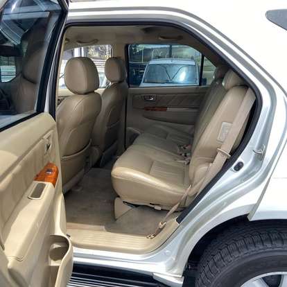 TOYOTA-HILUX SW4-2008