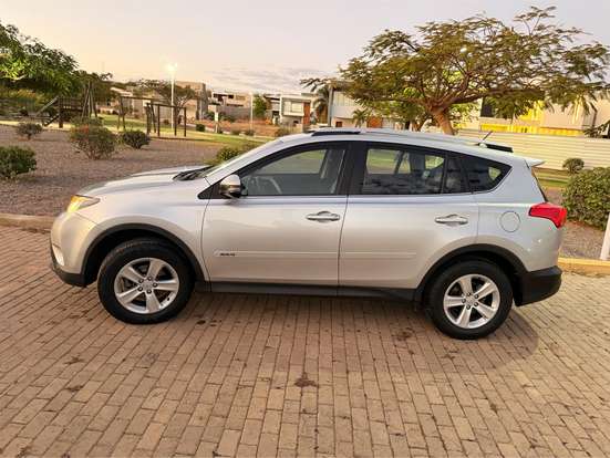 TOYOTA-RAV4-2013