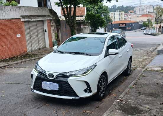 TOYOTA-YARIS-2024
