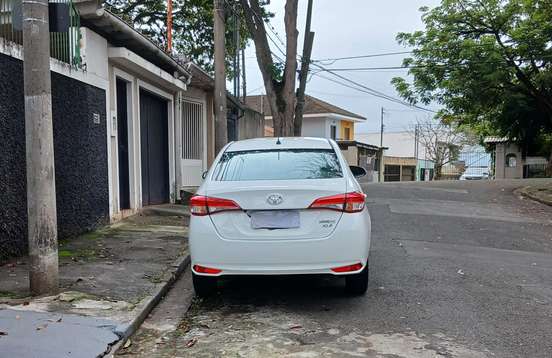 TOYOTA-YARIS-2024