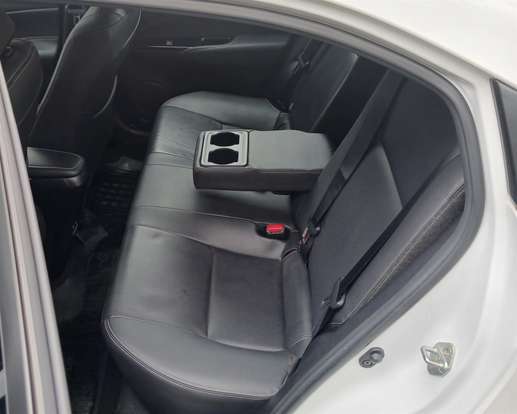 TOYOTA-YARIS-2024