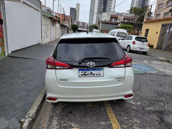 TOYOTA-YARIS-2019