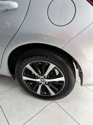 TOYOTA-YARIS-2021