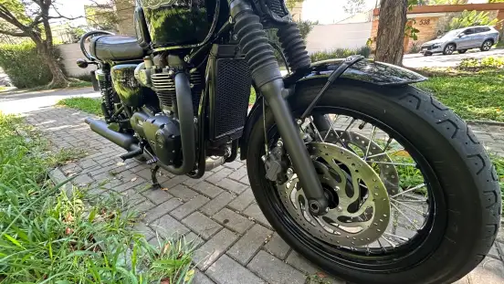 TRIUMPH-BONNEVILLE T120 BLACK 1200-2020
