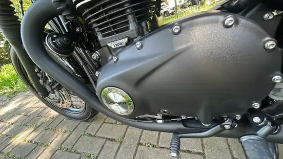 TRIUMPH-BONNEVILLE T120 BLACK 1200-2020