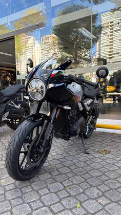 TRIUMPH THRUXTON 400 