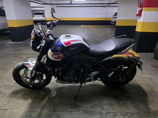 TRIUMPH-TRIDENT 660 TRIPLE TRIBUTE EDITION TRIUMPH-TRIDENT 660 TRIPLE TRIBUTE EDITION-2024