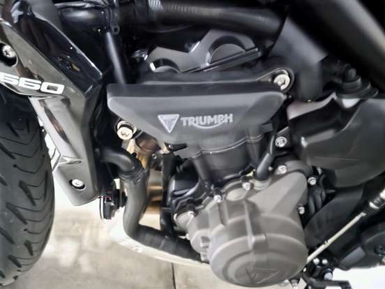 TRIUMPH-TRIDENT 660 TRIPLE TRIBUTE EDITION TRIUMPH-TRIDENT 660 TRIPLE TRIBUTE EDITION-2024
