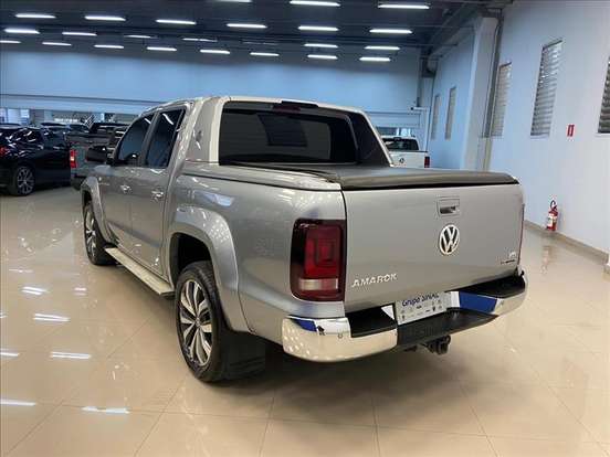 VOLKSWAGEN-AMAROK-2022