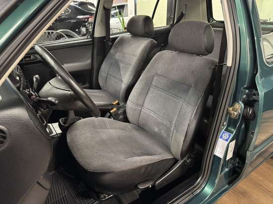 VOLKSWAGEN-GOLF-1996