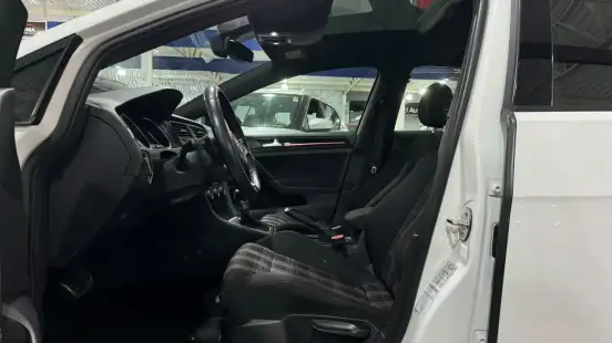 VOLKSWAGEN-GOLF-2.0 TSI GTI 16V TURBO GASOLINA 4P AUTOMÁTICO VOLKSWAGEN-GOLF-2017