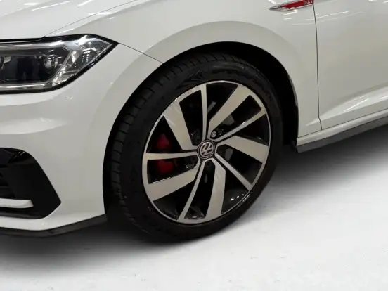 VOLKSWAGEN-JETTA-2020