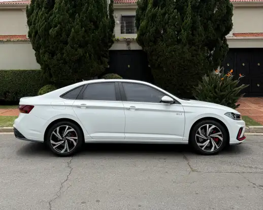 VOLKSWAGEN-JETTA-2025
