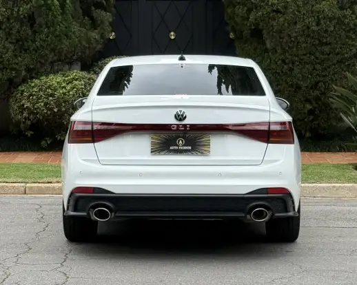 VOLKSWAGEN-JETTA-2025
