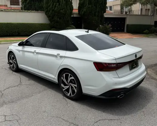 VOLKSWAGEN-JETTA-2025