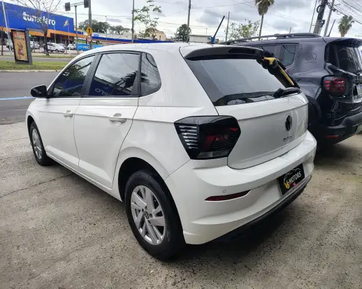 VOLKSWAGEN-POLO-2023