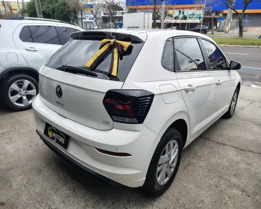 VOLKSWAGEN-POLO-2023