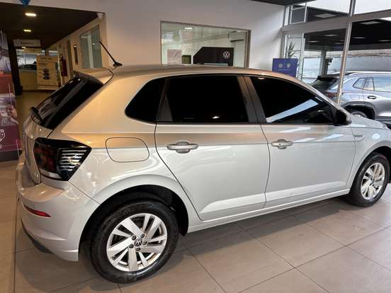 VOLKSWAGEN-POLO-2023