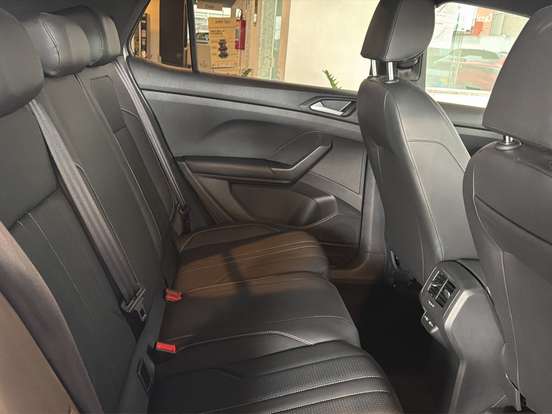 VOLKSWAGEN-T-CROSS-2025