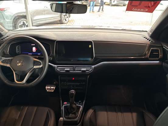VOLKSWAGEN-T-CROSS-2025