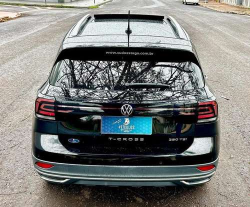 VOLKSWAGEN-T-CROSS-2021