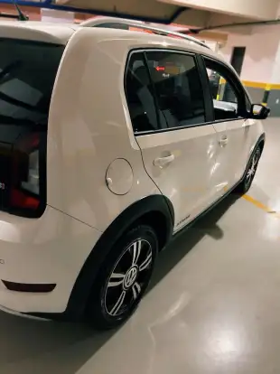 VOLKSWAGEN-UP-2021
