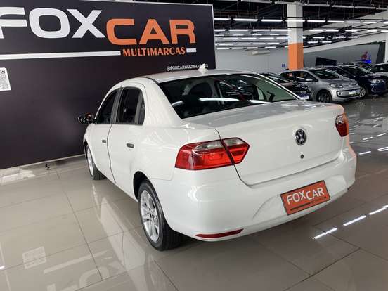 VOLKSWAGEN-VOYAGE-2014