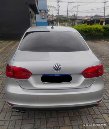VOLKSWAGEN-JETTA-2011