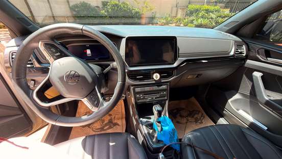 VOLKSWAGEN-T-CROSS-2024