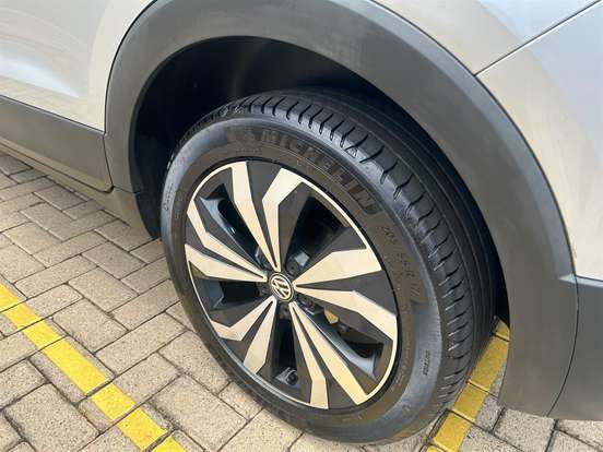 VOLKSWAGEN-T-CROSS-1.4 250 TSI TOTAL FLEX HIGHLINE AUTOMÁTICO VOLKSWAGEN-T-CROSS-2019