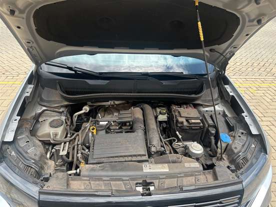 VOLKSWAGEN-T-CROSS-1.4 250 TSI TOTAL FLEX HIGHLINE AUTOMÁTICO VOLKSWAGEN-T-CROSS-2019