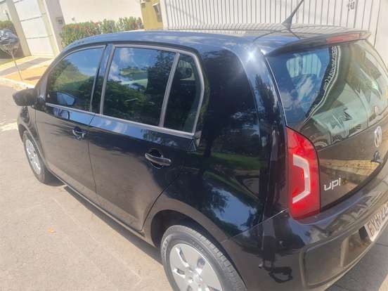 VOLKSWAGEN-UP-2015