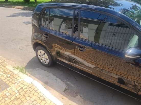VOLKSWAGEN-UP-2015