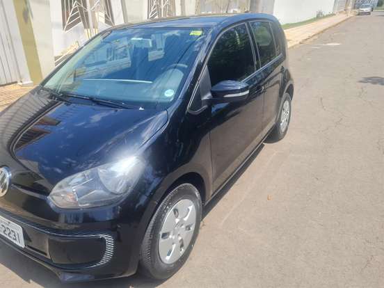 VOLKSWAGEN-UP-2015
