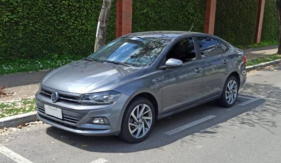 VOLKSWAGEN VIRTUS 1.0 200 TSI HIGHLINE AUTOMÁTICO