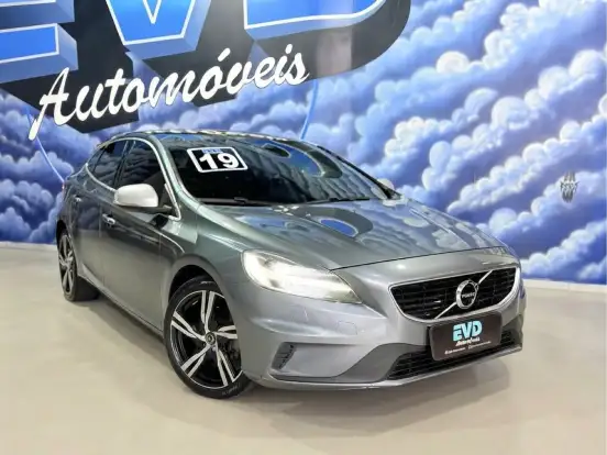 VOLVO-V40-2.0 T5 R-DESIGN GASOLINA 4P AUTOMÁTICO VOLVO-V40-2018