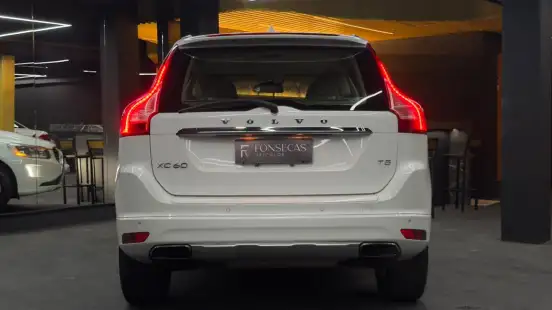 VOLVO-XC60-2.0 T5 DYNAMIC FWD TURBO GASOLINA 4P AUTOMÁTICO VOLVO-XC60-2013
