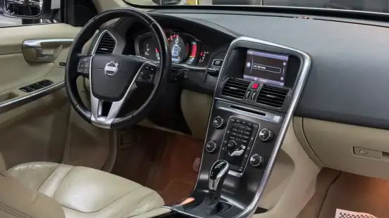 VOLVO-XC60-2013