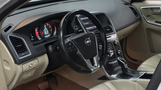 VOLVO-XC60-2013