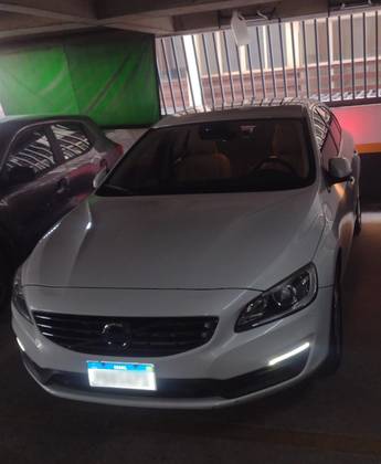 VOLVO S60 2.0 T4 MOMENTUM GASOLINA 4P AUTOMÁTICO
