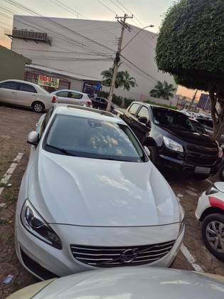 VOLVO S60 2.0 T4 MOMENTUM GASOLINA 4P AUTOMÁTICO