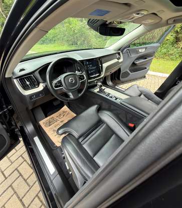 VOLVO-XC60-2019