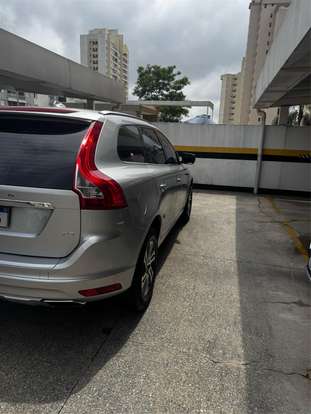 VOLVO-XC60-2015