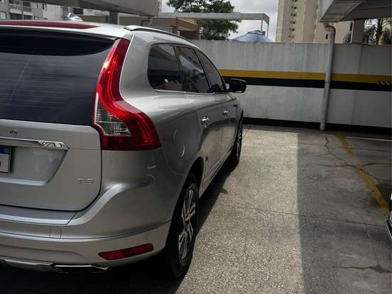 VOLVO-XC60-2.0 T5 COMFORT FWD TURBO GASOLINA 4P AUTOMÁTICO VOLVO-XC60-2015