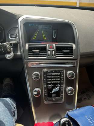 VOLVO-XC60-2015