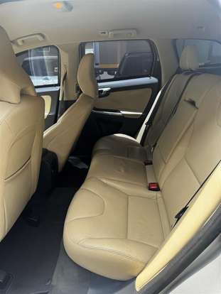VOLVO-XC60-2015