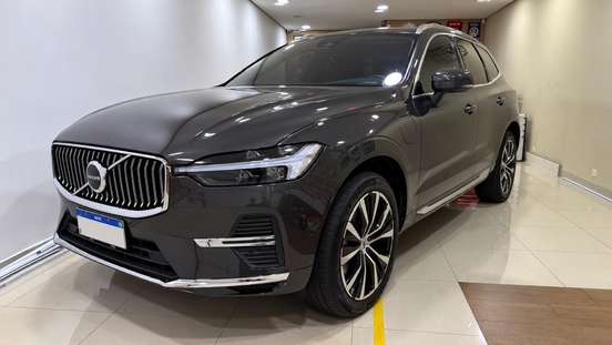 VOLVO-XC60-2022